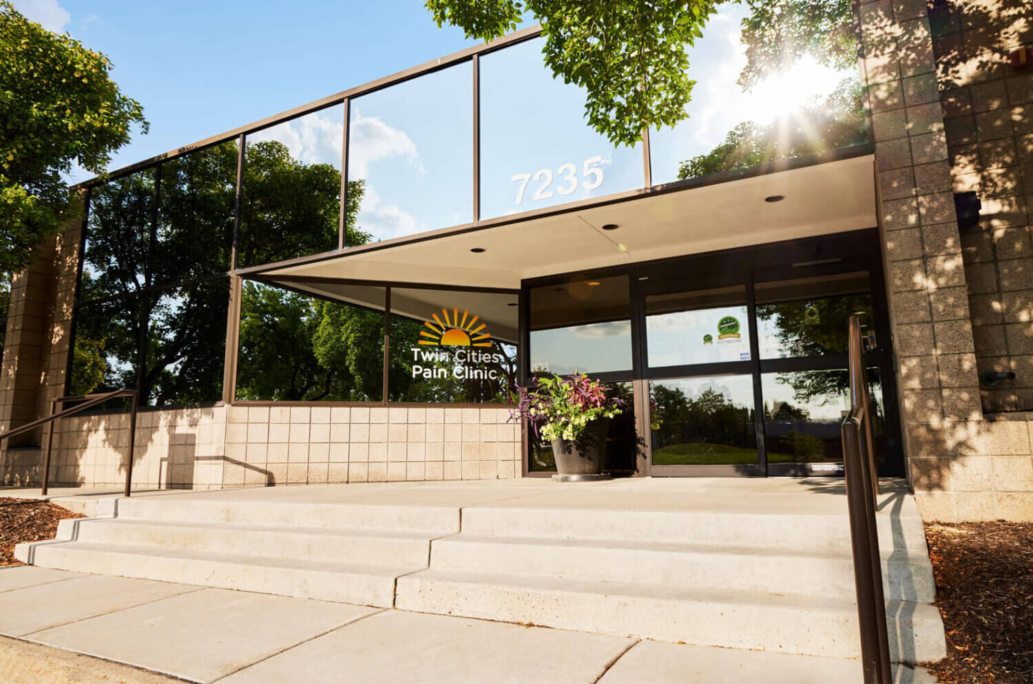 Exterior photo of front entrance at Twin Cities Pain Clinic in Edina, MN